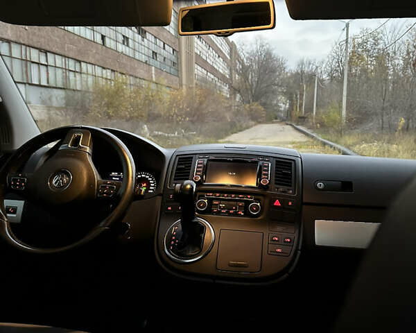 Черный Фольксваген Мультиван, объемом двигателя 1.98 л и пробегом 365 тыс. км за 19999 $, фото 58 на Automoto.ua