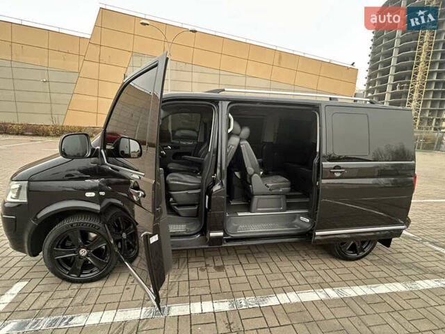 Черный Фольксваген Мультиван, объемом двигателя 1.97 л и пробегом 300 тыс. км за 25000 $, фото 32 на Automoto.ua