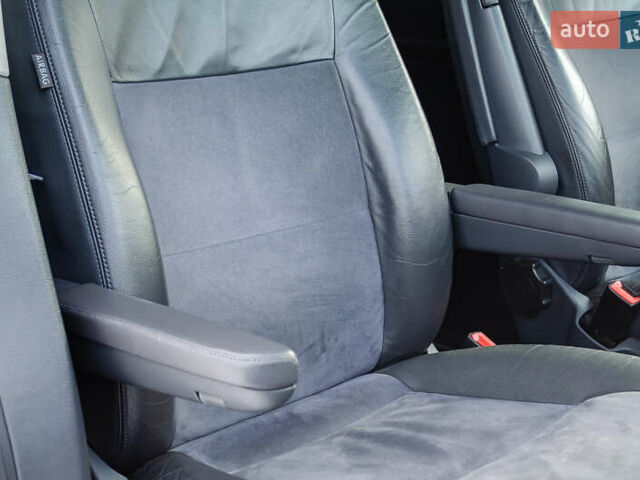 Черный Фольксваген Мультиван, объемом двигателя 1.98 л и пробегом 389 тыс. км за 23333 $, фото 31 на Automoto.ua