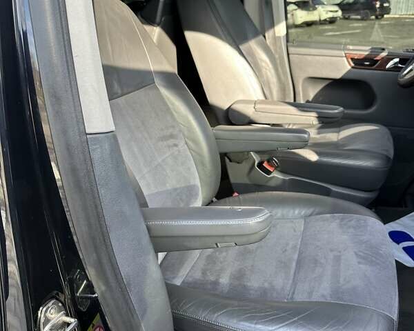 Черный Фольксваген Мультиван, объемом двигателя 1.97 л и пробегом 348 тыс. км за 24700 $, фото 23 на Automoto.ua