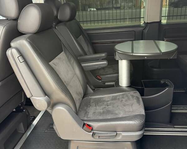 Черный Фольксваген Мультиван, объемом двигателя 1.98 л и пробегом 345 тыс. км за 21999 $, фото 46 на Automoto.ua