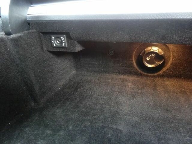 Черный Фольксваген Мультиван, объемом двигателя 2 л и пробегом 195 тыс. км за 9400 $, фото 16 на Automoto.ua