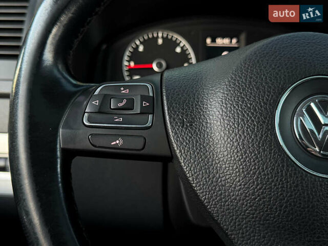 Чорний Фольксваген Мультиван, об'ємом двигуна 2 л та пробігом 365 тис. км за 21700 $, фото 23 на Automoto.ua