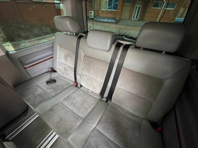 Черный Фольксваген Мультиван, объемом двигателя 2.5 л и пробегом 286 тыс. км за 18500 $, фото 12 на Automoto.ua