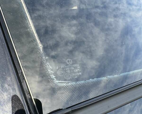 Черный Фольксваген Мультиван, объемом двигателя 1.97 л и пробегом 348 тыс. км за 24700 $, фото 18 на Automoto.ua