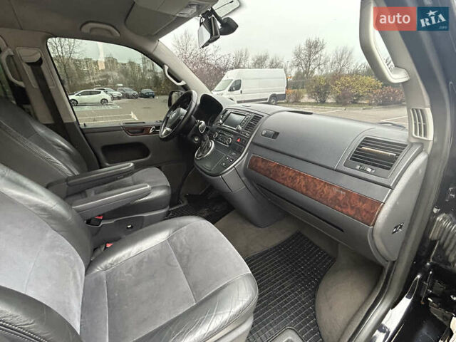 Черный Фольксваген Мультиван, объемом двигателя 1.97 л и пробегом 300 тыс. км за 25000 $, фото 37 на Automoto.ua