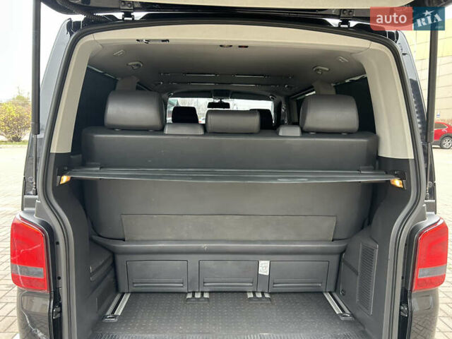 Черный Фольксваген Мультиван, объемом двигателя 1.97 л и пробегом 300 тыс. км за 25000 $, фото 43 на Automoto.ua