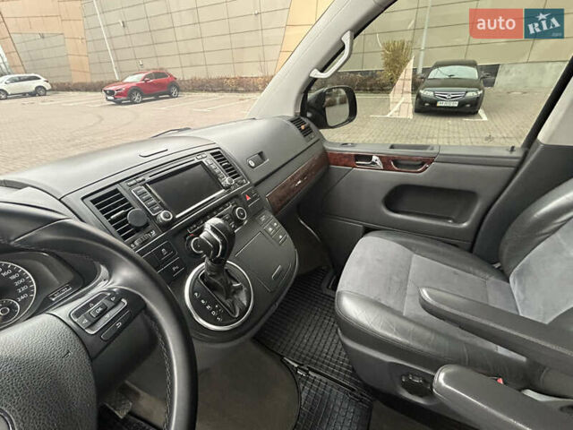 Черный Фольксваген Мультиван, объемом двигателя 1.97 л и пробегом 300 тыс. км за 25000 $, фото 41 на Automoto.ua