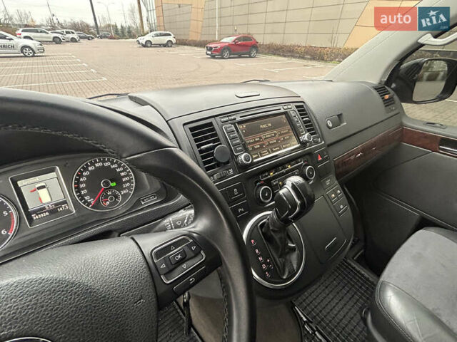 Черный Фольксваген Мультиван, объемом двигателя 1.97 л и пробегом 300 тыс. км за 25000 $, фото 40 на Automoto.ua