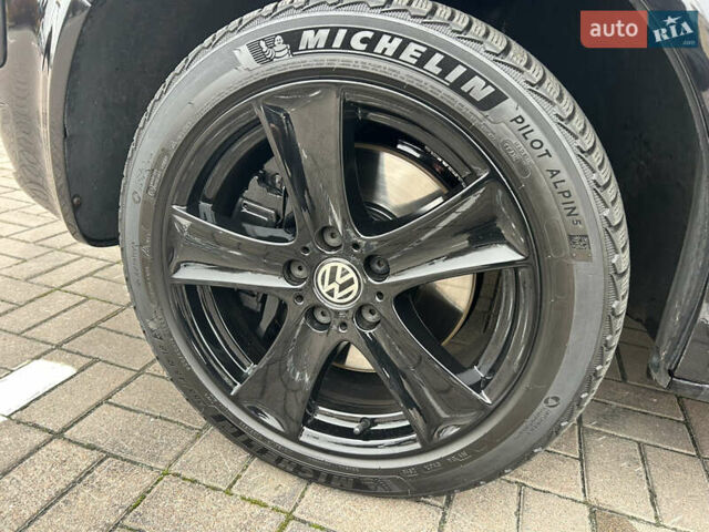 Черный Фольксваген Мультиван, объемом двигателя 1.97 л и пробегом 300 тыс. км за 25000 $, фото 44 на Automoto.ua