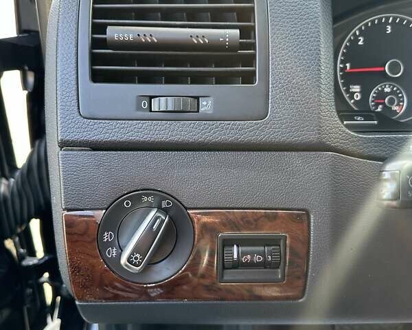 Черный Фольксваген Мультиван, объемом двигателя 1.97 л и пробегом 348 тыс. км за 24700 $, фото 38 на Automoto.ua