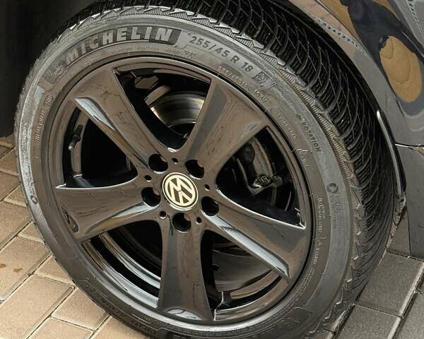 Черный Фольксваген Мультиван, объемом двигателя 1.98 л и пробегом 345 тыс. км за 21999 $, фото 56 на Automoto.ua