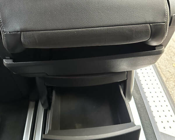 Черный Фольксваген Мультиван, объемом двигателя 1.98 л и пробегом 365 тыс. км за 19999 $, фото 35 на Automoto.ua