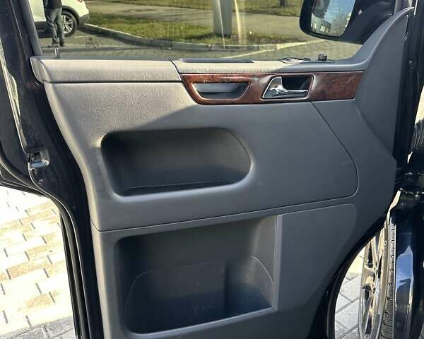 Черный Фольксваген Мультиван, объемом двигателя 1.97 л и пробегом 348 тыс. км за 24700 $, фото 29 на Automoto.ua