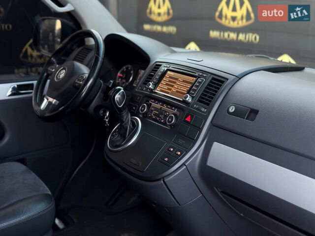 Чорний Фольксваген Мультиван, об'ємом двигуна 2 л та пробігом 365 тис. км за 21700 $, фото 15 на Automoto.ua