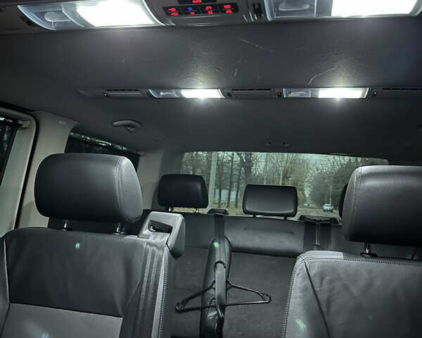 Черный Фольксваген Мультиван, объемом двигателя 1.98 л и пробегом 365 тыс. км за 19999 $, фото 56 на Automoto.ua