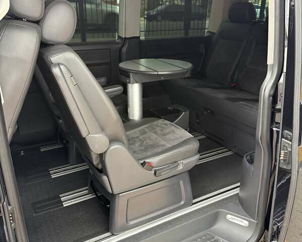 Черный Фольксваген Мультиван, объемом двигателя 1.98 л и пробегом 345 тыс. км за 21999 $, фото 44 на Automoto.ua