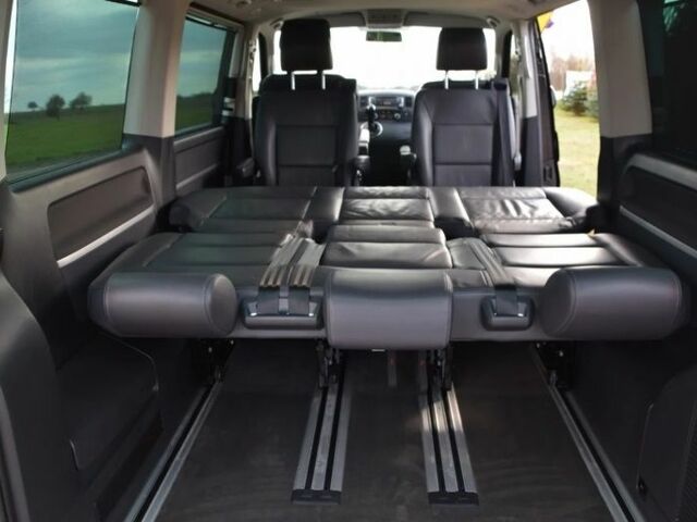 Черный Фольксваген Мультиван, объемом двигателя 2 л и пробегом 195 тыс. км за 9400 $, фото 21 на Automoto.ua