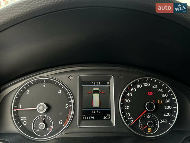 Черный Фольксваген Мультиван, объемом двигателя 2 л и пробегом 311 тыс. км за 21499 $, фото 12 на Automoto.ua