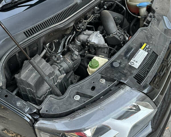 Черный Фольксваген Мультиван, объемом двигателя 1.98 л и пробегом 365 тыс. км за 19999 $, фото 61 на Automoto.ua