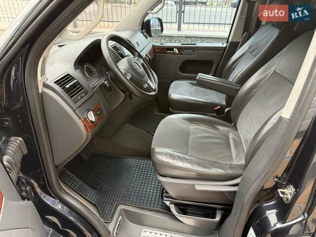 Черный Фольксваген Мультиван, объемом двигателя 1.98 л и пробегом 345 тыс. км за 21999 $, фото 33 на Automoto.ua