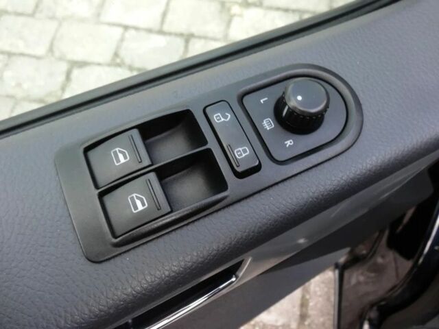 Черный Фольксваген Мультиван, объемом двигателя 2 л и пробегом 195 тыс. км за 9400 $, фото 13 на Automoto.ua