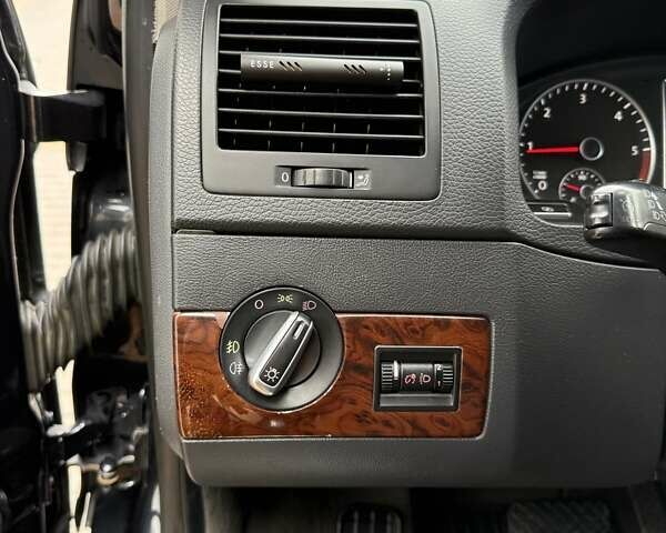 Черный Фольксваген Мультиван, объемом двигателя 1.98 л и пробегом 345 тыс. км за 21999 $, фото 34 на Automoto.ua