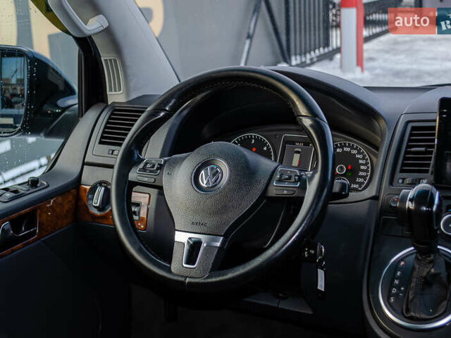 Черный Фольксваген Мультиван, объемом двигателя 1.98 л и пробегом 389 тыс. км за 23333 $, фото 20 на Automoto.ua