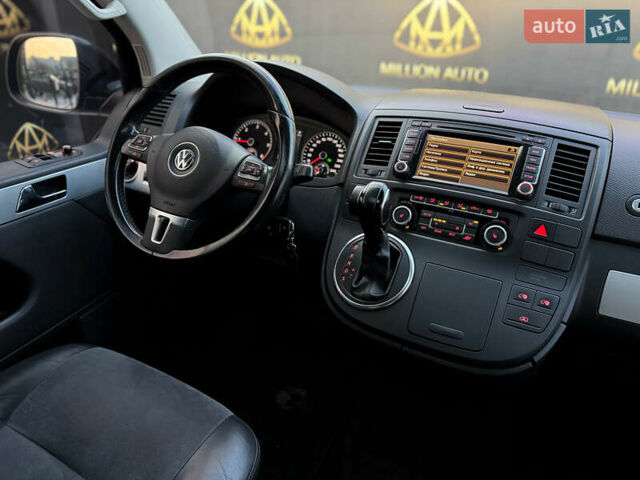 Чорний Фольксваген Мультиван, об'ємом двигуна 2 л та пробігом 365 тис. км за 21700 $, фото 19 на Automoto.ua