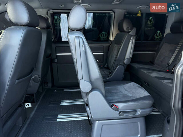 Чорний Фольксваген Мультиван, об'ємом двигуна 2 л та пробігом 365 тис. км за 21700 $, фото 12 на Automoto.ua