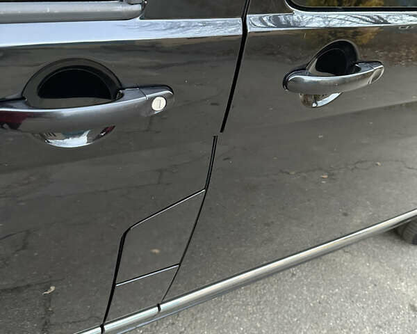 Черный Фольксваген Мультиван, объемом двигателя 1.98 л и пробегом 365 тыс. км за 19999 $, фото 18 на Automoto.ua