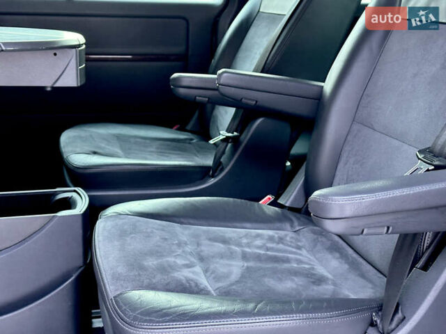 Черный Фольксваген Мультиван, объемом двигателя 2 л и пробегом 290 тыс. км за 19900 $, фото 32 на Automoto.ua