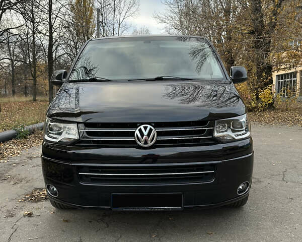 Черный Фольксваген Мультиван, объемом двигателя 1.98 л и пробегом 365 тыс. км за 19999 $, фото 1 на Automoto.ua