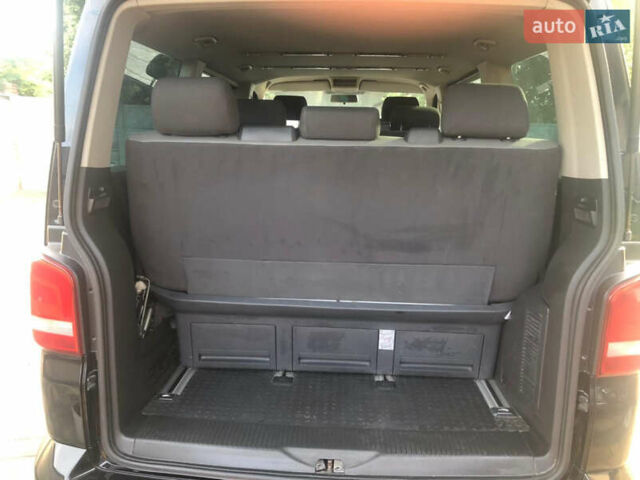 Черный Фольксваген Мультиван, объемом двигателя 2 л и пробегом 261 тыс. км за 20000 $, фото 25 на Automoto.ua