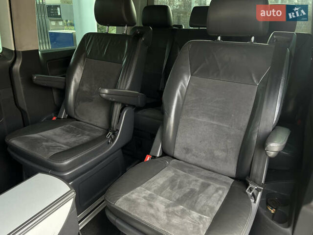 Чорний Фольксваген Мультиван, об'ємом двигуна 2 л та пробігом 311 тис. км за 21499 $, фото 18 на Automoto.ua