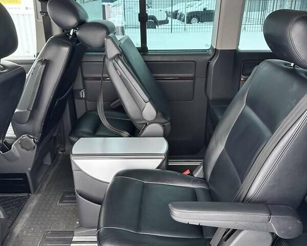 Черный Фольксваген Мультиван, объемом двигателя 1.98 л и пробегом 230 тыс. км за 23000 $, фото 18 на Automoto.ua