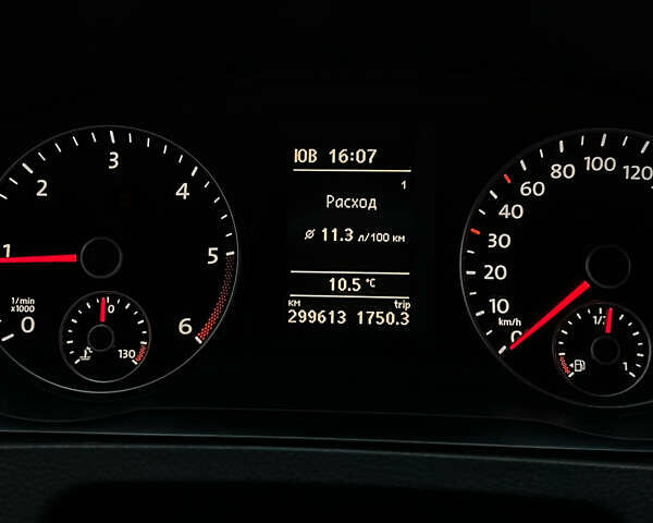 Черный Фольксваген Мультиван, объемом двигателя 1.97 л и пробегом 299 тыс. км за 25300 $, фото 16 на Automoto.ua