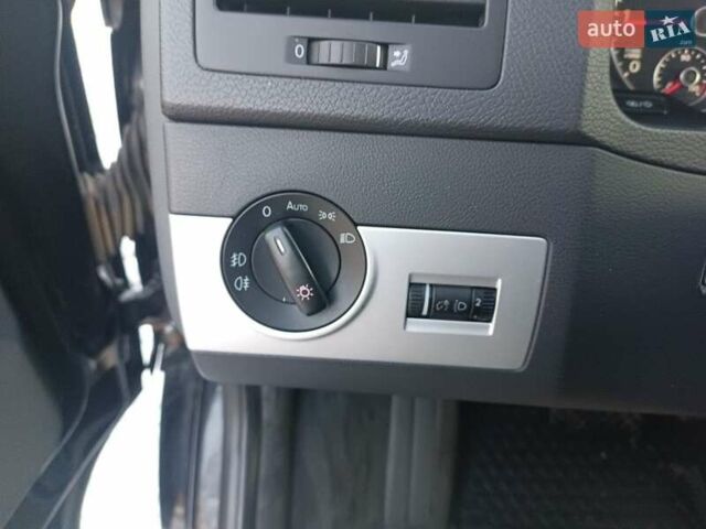 Черный Фольксваген Мультиван, объемом двигателя 1.98 л и пробегом 258 тыс. км за 26500 $, фото 6 на Automoto.ua