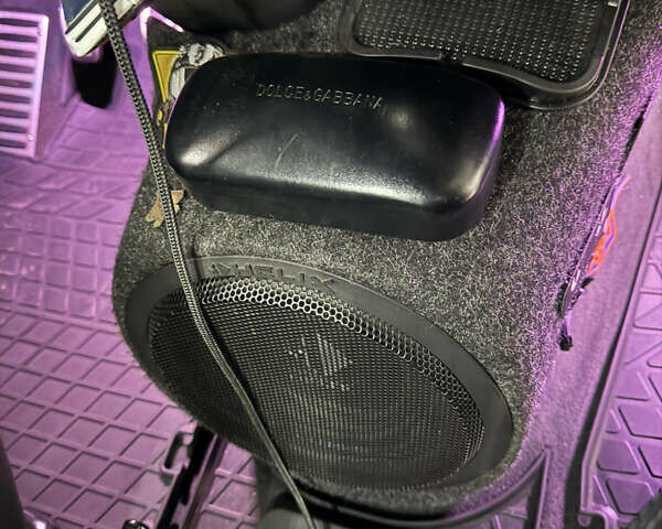 Черный Фольксваген Мультиван, объемом двигателя 1.97 л и пробегом 299 тыс. км за 25300 $, фото 20 на Automoto.ua