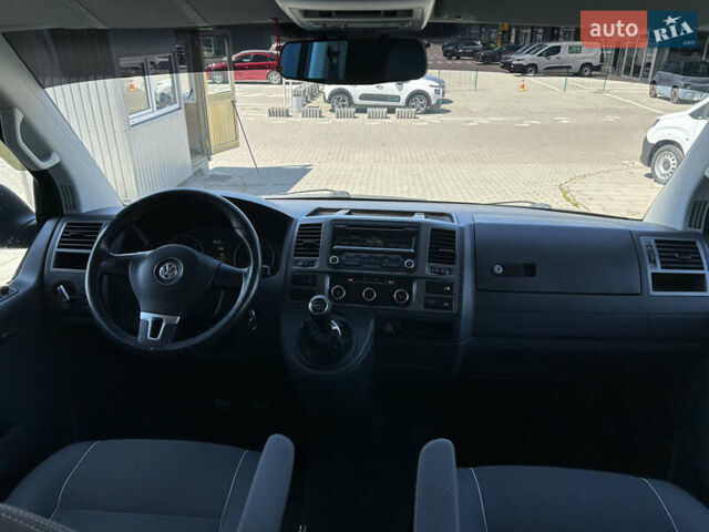 Черный Фольксваген Мультиван, объемом двигателя 2.46 л и пробегом 235 тыс. км за 21500 $, фото 17 на Automoto.ua
