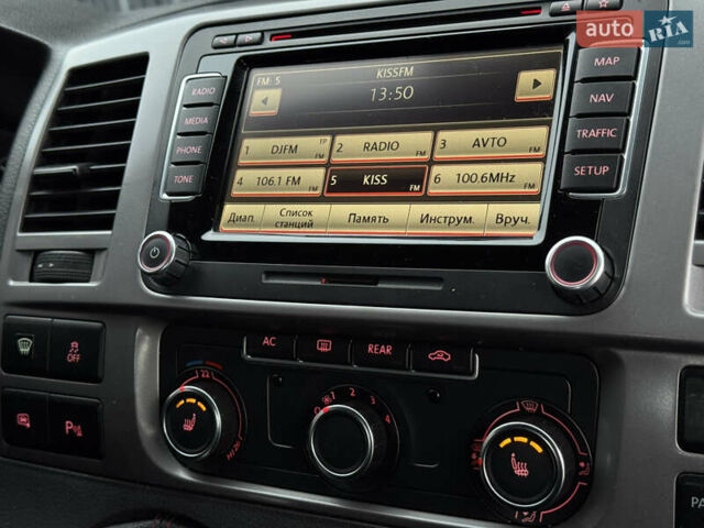 Черный Фольксваген Мультиван, объемом двигателя 2 л и пробегом 299 тыс. км за 24750 $, фото 58 на Automoto.ua