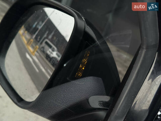 Черный Фольксваген Мультиван, объемом двигателя 2 л и пробегом 299 тыс. км за 24750 $, фото 30 на Automoto.ua