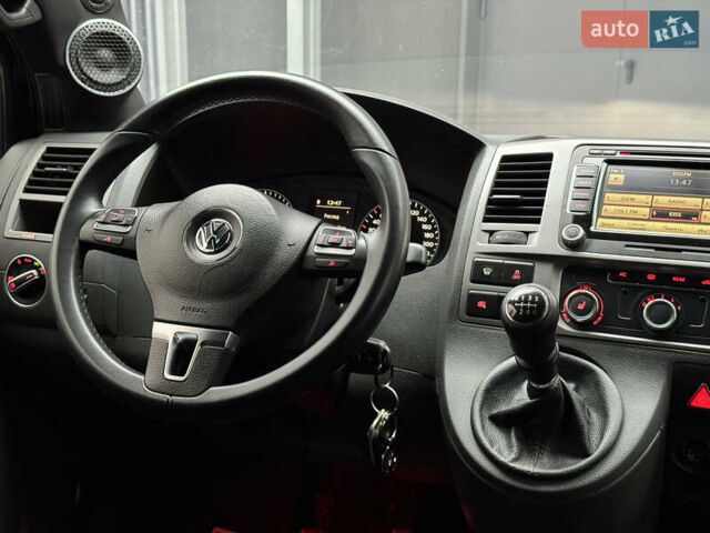 Черный Фольксваген Мультиван, объемом двигателя 2 л и пробегом 299 тыс. км за 24750 $, фото 52 на Automoto.ua