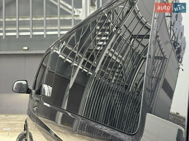 Черный Фольксваген Мультиван, объемом двигателя 2 л и пробегом 299 тыс. км за 24750 $, фото 29 на Automoto.ua