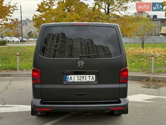 Черный Фольксваген Мультиван, объемом двигателя 2 л и пробегом 218 тыс. км за 20500 $, фото 1 на Automoto.ua