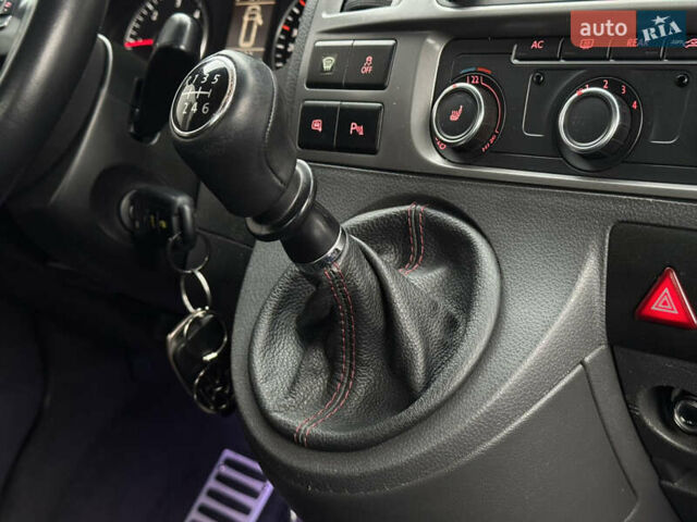 Черный Фольксваген Мультиван, объемом двигателя 2 л и пробегом 299 тыс. км за 24750 $, фото 59 на Automoto.ua