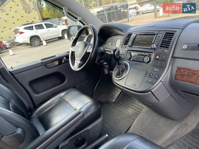 Черный Фольксваген Мультиван, объемом двигателя 2 л и пробегом 220 тыс. км за 21900 $, фото 26 на Automoto.ua