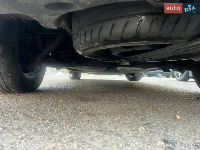 Черный Фольксваген Мультиван, объемом двигателя 1.97 л и пробегом 299 тыс. км за 25300 $, фото 32 на Automoto.ua