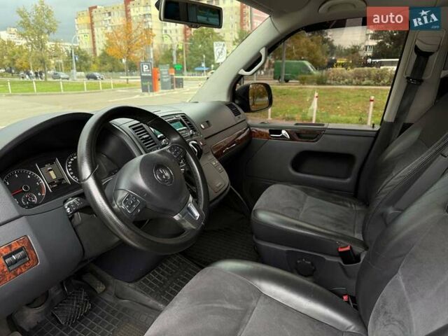 Черный Фольксваген Мультиван, объемом двигателя 2 л и пробегом 218 тыс. км за 20500 $, фото 9 на Automoto.ua