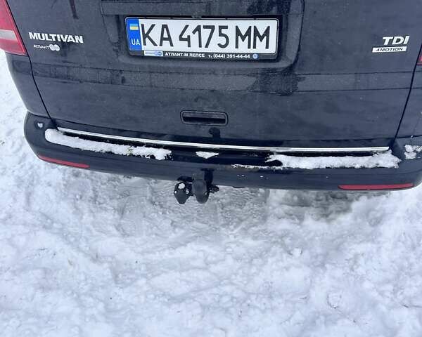 Черный Фольксваген Мультиван, объемом двигателя 1.98 л и пробегом 230 тыс. км за 23000 $, фото 1 на Automoto.ua